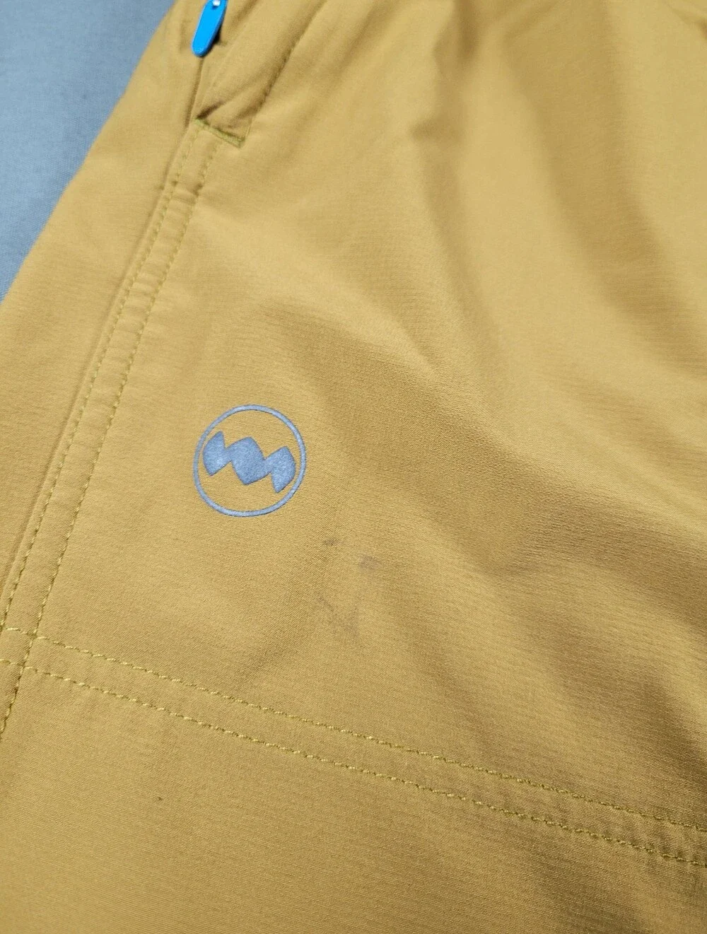 Janji Running Trail Shorts XL Golden Tan Zip Pockets Stretch Activewear